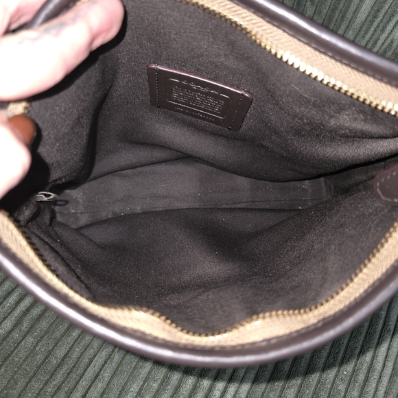 Coach 💕 | Crossbody Tan and Brown Canvas Signature Tote ✨️ - Picture 5 of 7